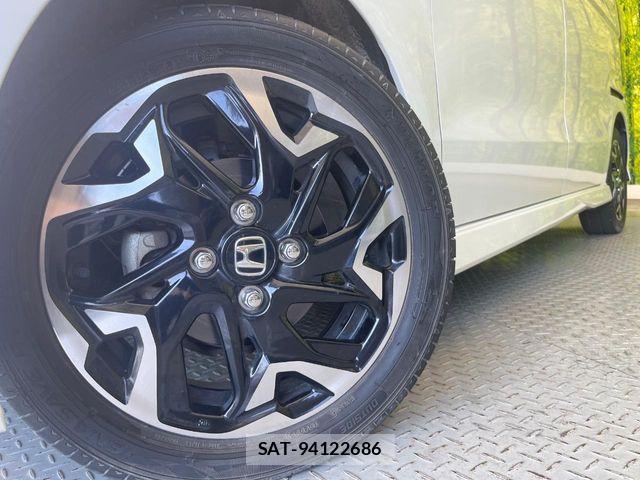 Honda N BOX CUSTOM 2018-03 8158896-12