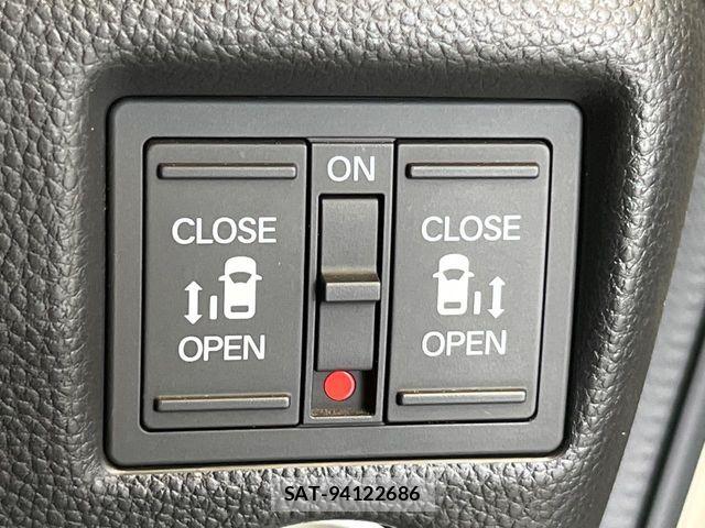 Honda N BOX CUSTOM 2018-03 8158896-2