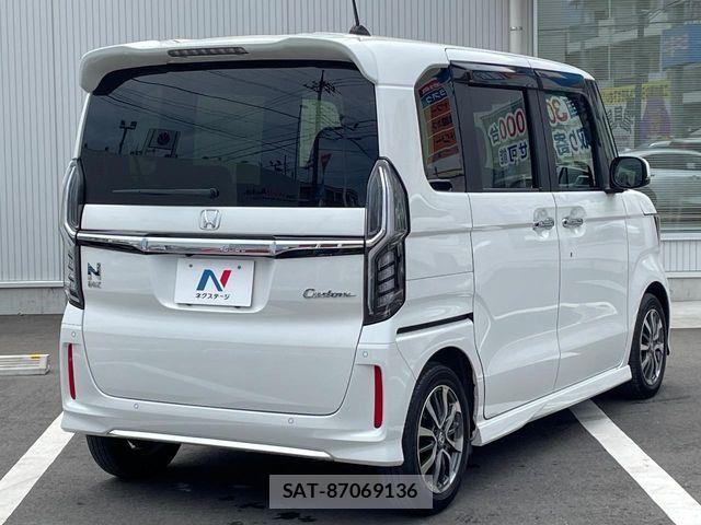 Honda N BOX CUSTOM 2022-03 8158889-17