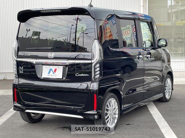 Honda N BOX CUSTOM 2022-01 8158890-17