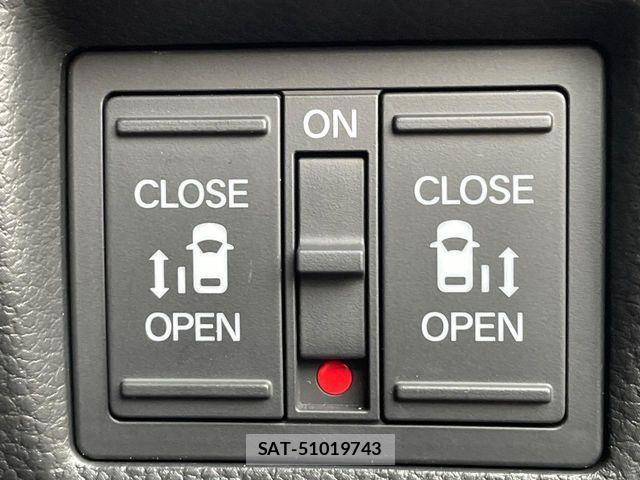 Honda N BOX CUSTOM 2022-01 8158890-3