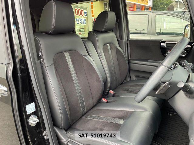 Honda N BOX CUSTOM 2022-01 8158890-8
