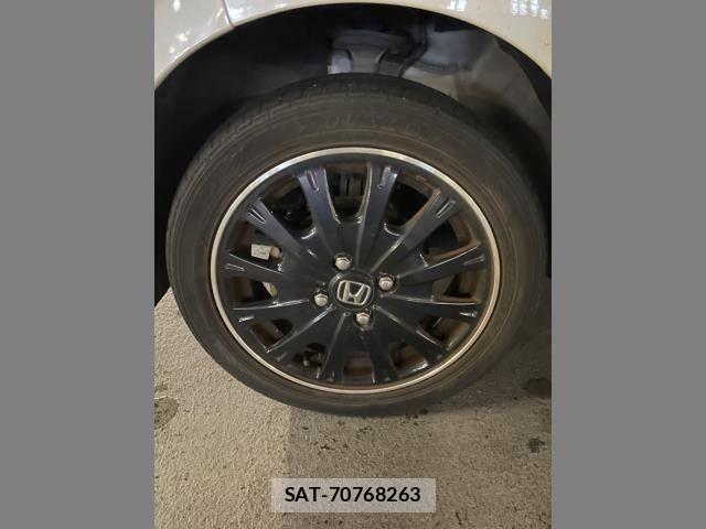 Honda N BOX CUSTOM 2017-06 8209090-1