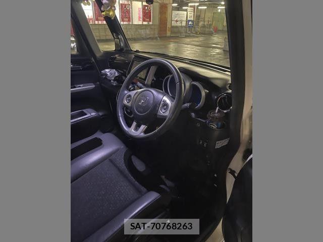 Honda N BOX CUSTOM 2017-06 8209090-4