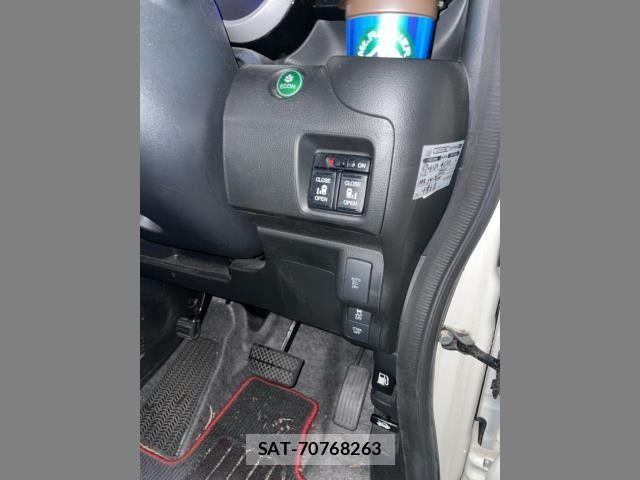 Honda N BOX CUSTOM 2017-06 8209090-5