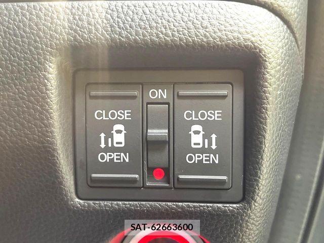 Honda N BOX CUSTOM 2023-03 8209014-2