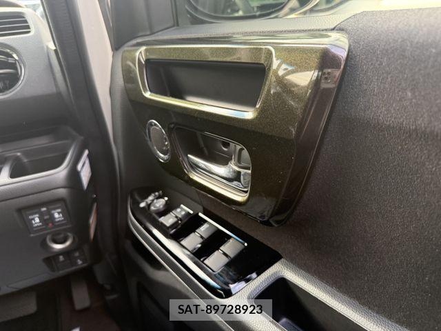 Honda N BOX CUSTOM 2020-06 8209082-18