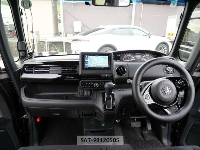 Honda N BOX CUSTOM 2021-08 8209080-15
