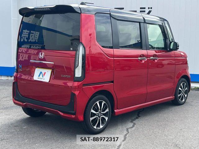 Honda N BOX CUSTOM 2024-10 8209024-17