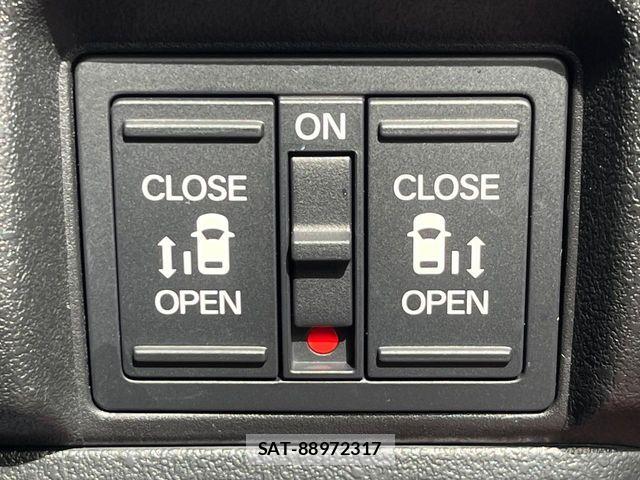 Honda N BOX CUSTOM 2024-10 8209024-3