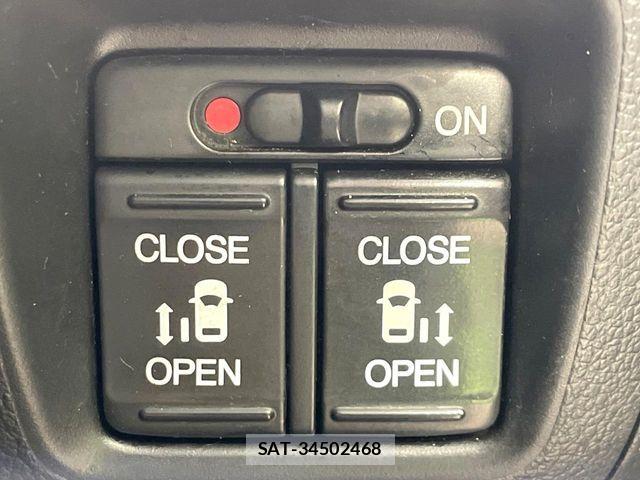 Honda N BOX CUSTOM 2017-04 8209113-2