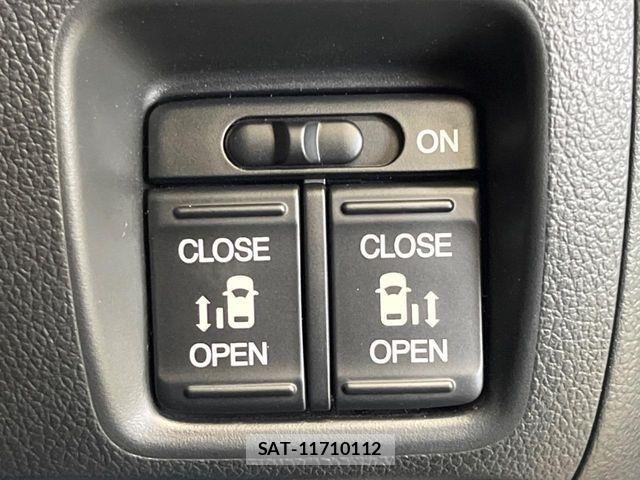 Honda N BOX CUSTOM 2015-02 8209111-4