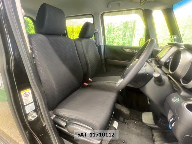 Honda N BOX CUSTOM 2015-02 8209111-8