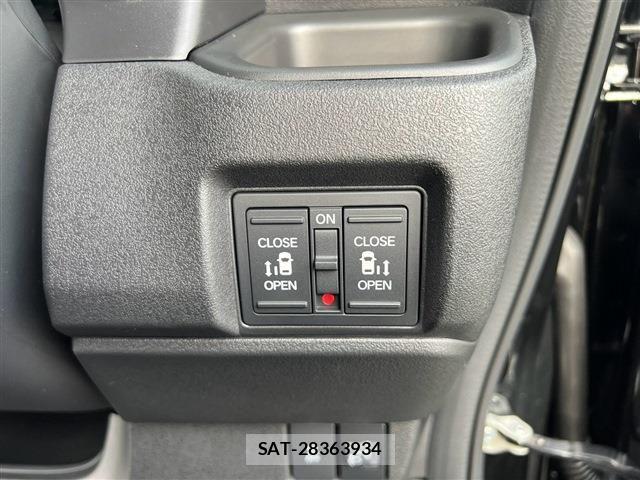 Honda N BOX CUSTOM 2026-04 8209015-23
