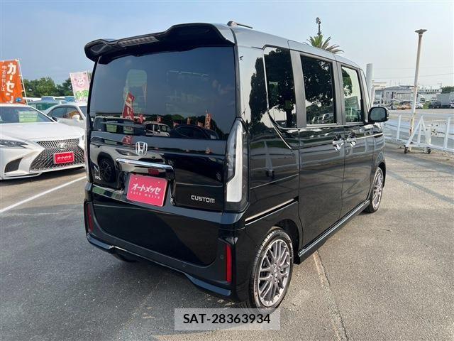 Honda N BOX CUSTOM 2026-04 8209015-5