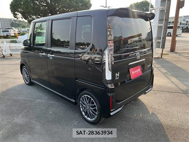 Honda N BOX CUSTOM 2026-04 8209015-7