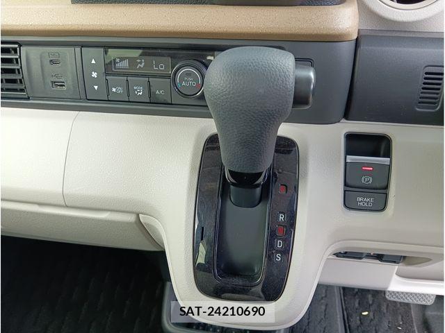 Honda N BOX CUSTOM 2024-07 8209053-14