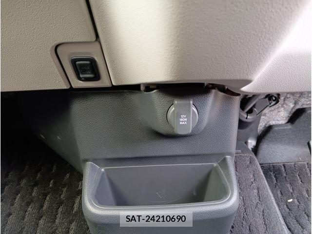 Honda N BOX CUSTOM 2024-07 8209053-15