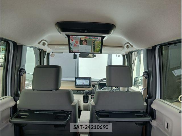 Honda N BOX CUSTOM 2024-07 8209053-22