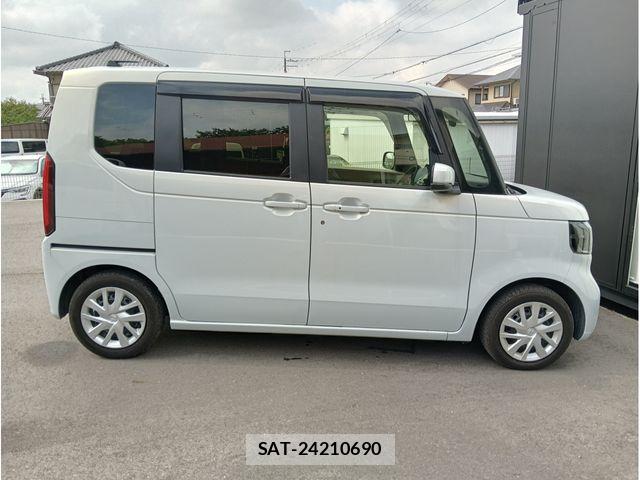 Honda N BOX CUSTOM 2024-07 8209053-3