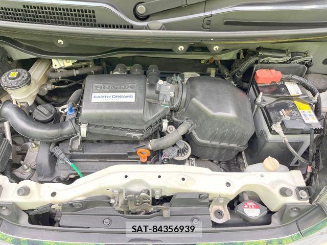 Honda N BOX CUSTOM 2017-09 8209106-16