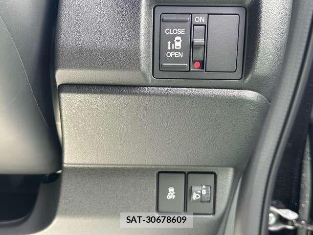 Honda N BOX CUSTOM 2026-03 8209037-15