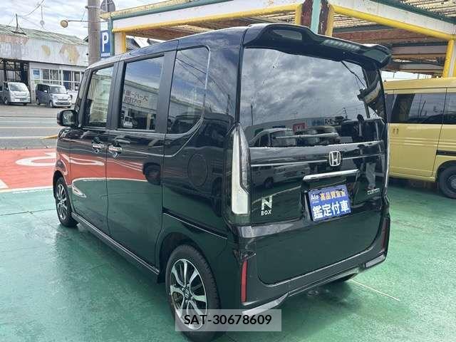 Honda N BOX CUSTOM 2026-03 8209037-3