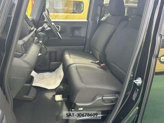 Honda N BOX CUSTOM 2026-03 8209037-4