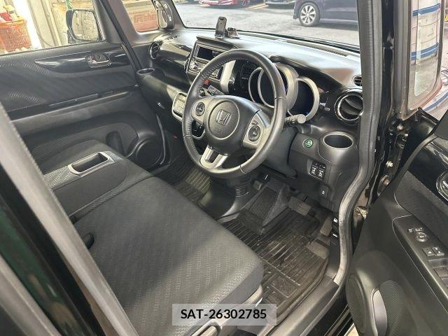 Honda N BOX CUSTOM 2013-12 8209104-1