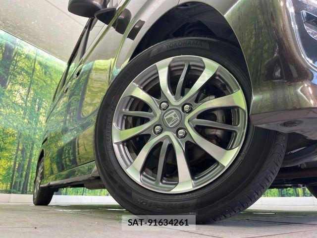 Honda N BOX CUSTOM 2022-05 8209056-13