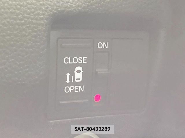 Honda N BOX CUSTOM 2019-12 8209071-4