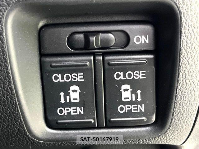 Honda N BOX CUSTOM 2016-09 8209105-5