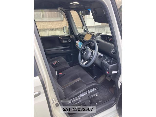 Honda N BOX CUSTOM 2018-07 8209117-8