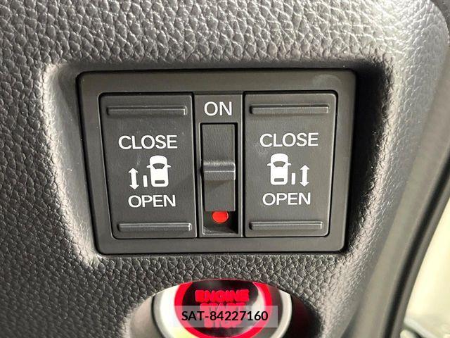 Honda N BOX CUSTOM 2023-01 8209044-5