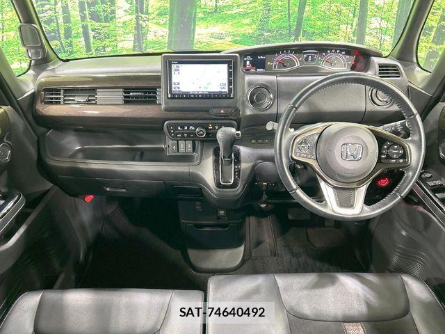 Honda N BOX CUSTOM 2019-10 8209062-1