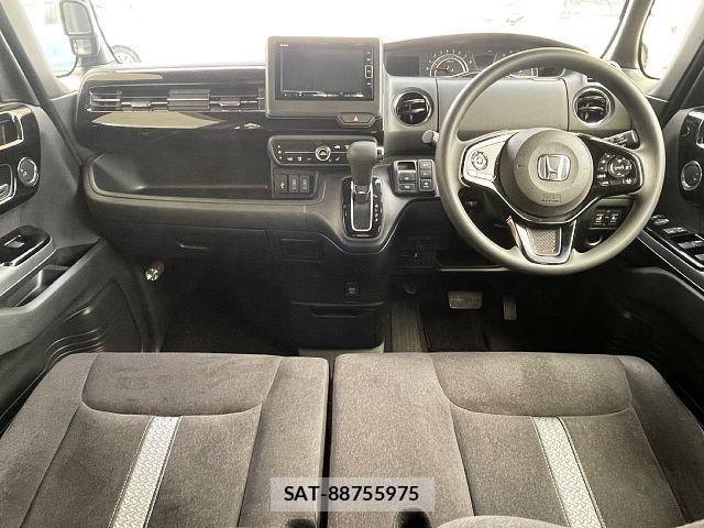 Honda N BOX CUSTOM 2022-01 8209049-1
