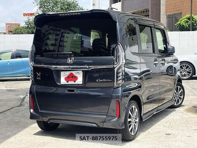 Honda N BOX CUSTOM 2022-01 8209049-2
