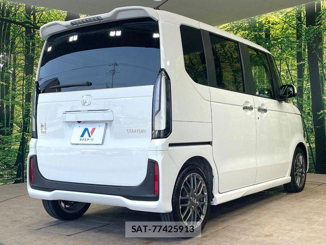 Honda N BOX CUSTOM 2024-01 8209018-16
