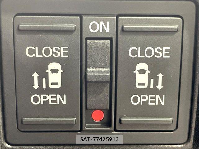 Honda N BOX CUSTOM 2024-01 8209018-2