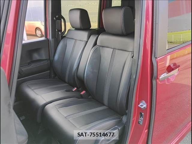 Honda N BOX CUSTOM 2024-03 8209067-13