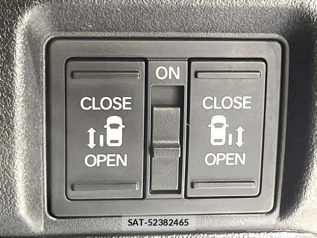 Honda N BOX CUSTOM 2023-11 8209021-2