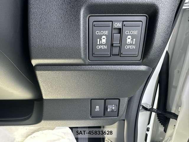 Honda N BOX CUSTOM 2026-01 8209008-16