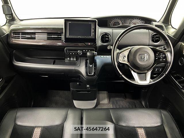 Honda N BOX CUSTOM 2019-04 8209085-1