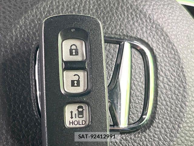 Honda N BOX CUSTOM 2018-03 8231022-6