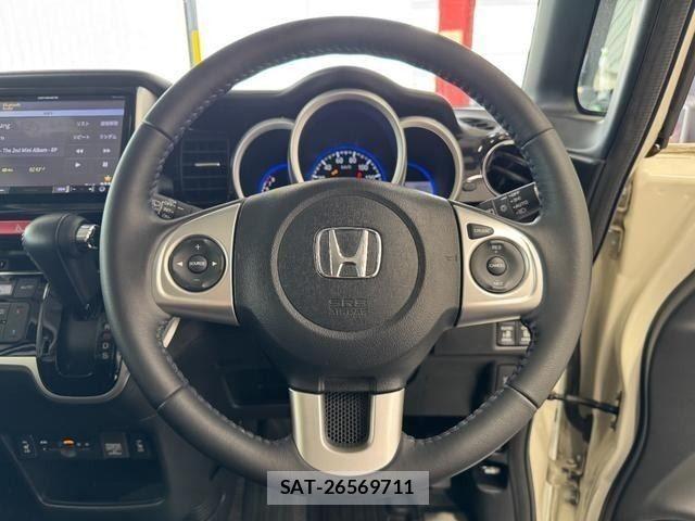 Honda N BOX CUSTOM 2017-06 8231038-11