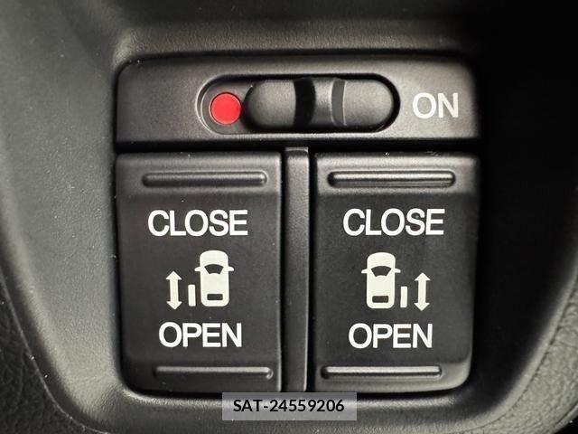Honda N BOX CUSTOM 2017-02 8231039-20