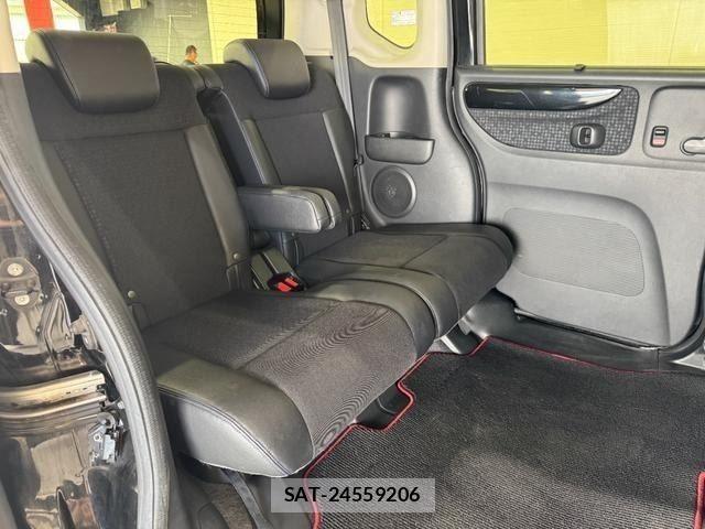 Honda N BOX CUSTOM 2017-02 8231039-8