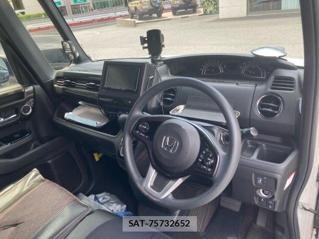 Honda N BOX CUSTOM 2020-02 8231034-6