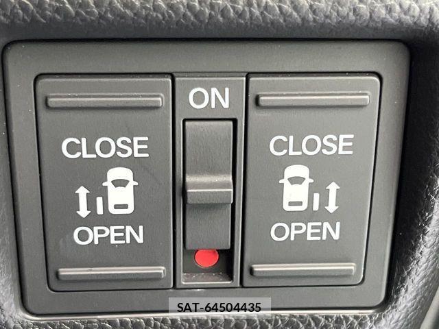 Honda N BOX CUSTOM 2018-03 8231021-3
