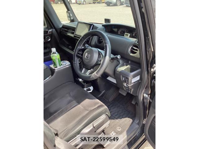 Honda N BOX CUSTOM 2018-01 8231040-12